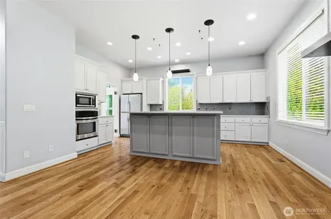 1915 10th Street Pl SW Puyallup WA 98371