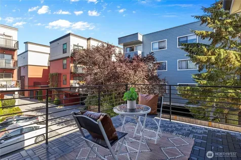 6546 Latona Avenue NE Seattle WA 98115