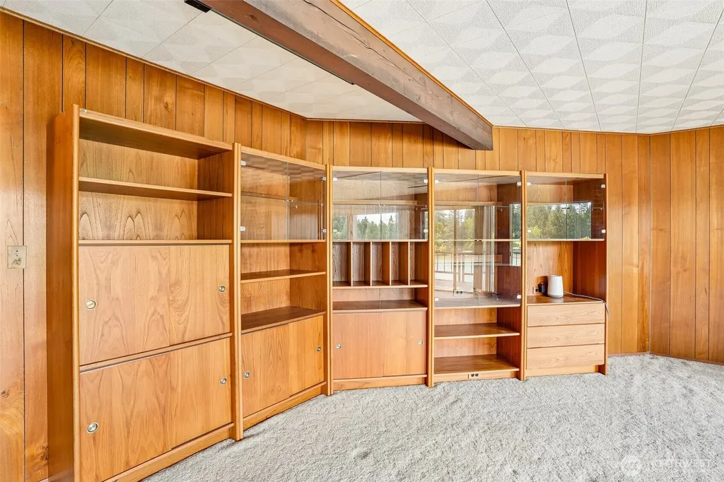 21417 Snag Island Drive E Lake Tapps WA 98391