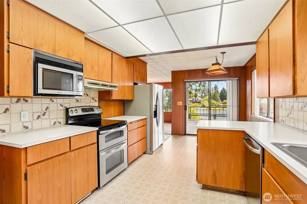 21417 Snag Island Drive E Lake Tapps WA 98391
