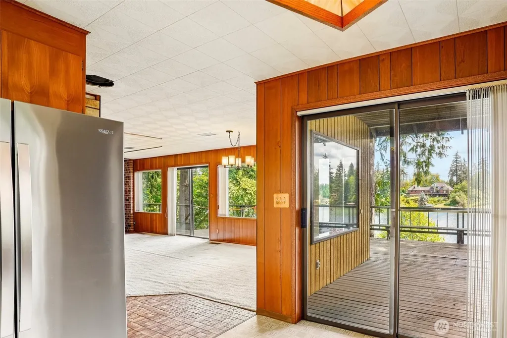 21417 Snag Island Drive E Lake Tapps WA 98391