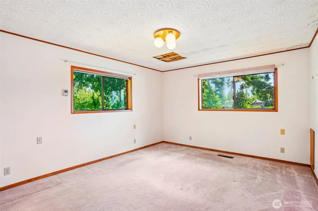 21417 Snag Island Drive E Lake Tapps WA 98391
