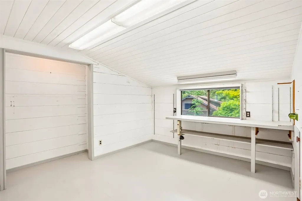 21417 Snag Island Drive E Lake Tapps WA 98391