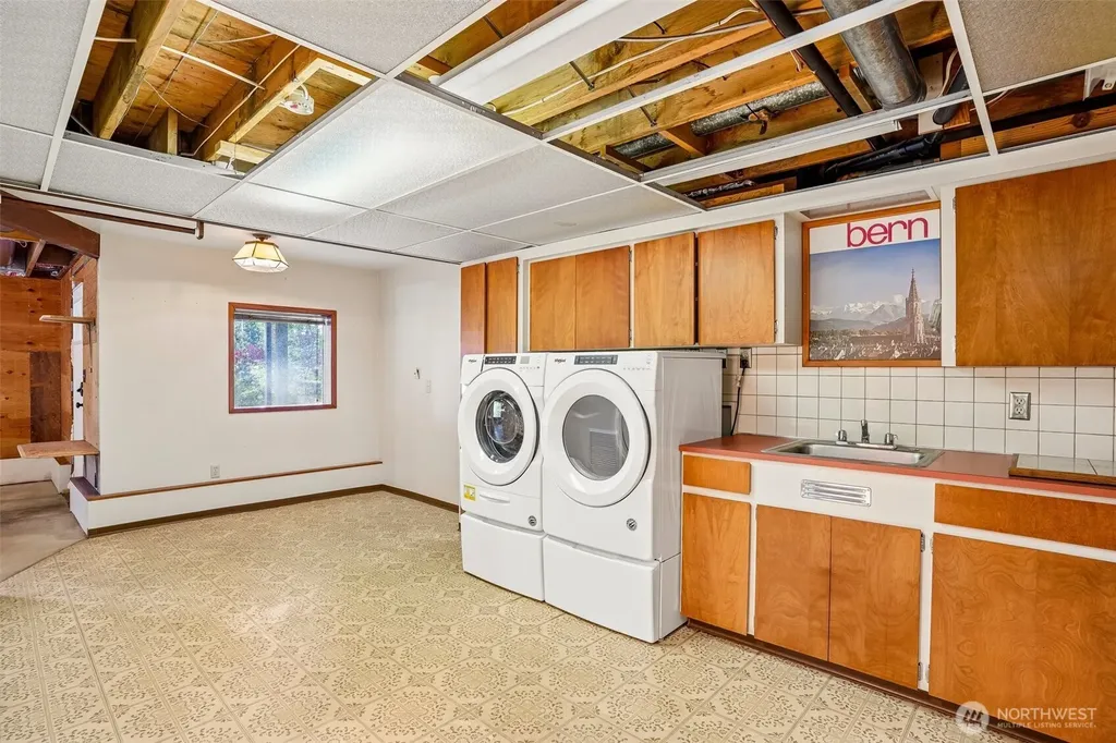 21417 Snag Island Drive E Lake Tapps WA 98391