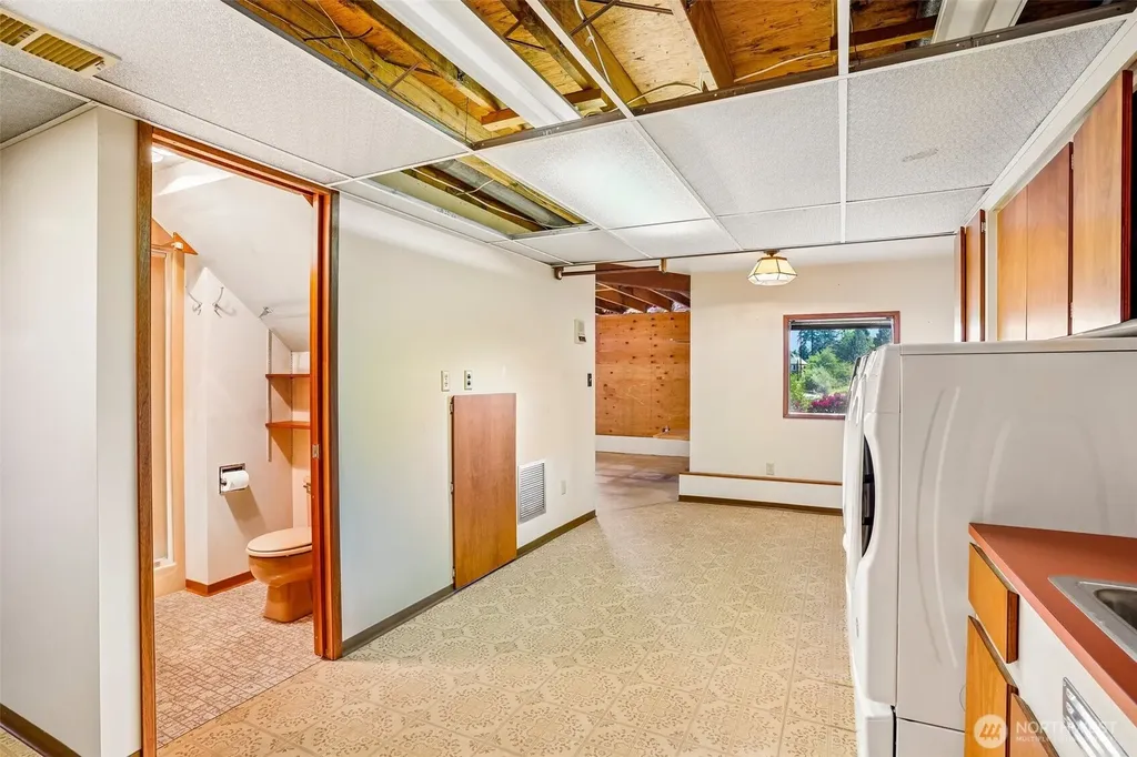 21417 Snag Island Drive E Lake Tapps WA 98391