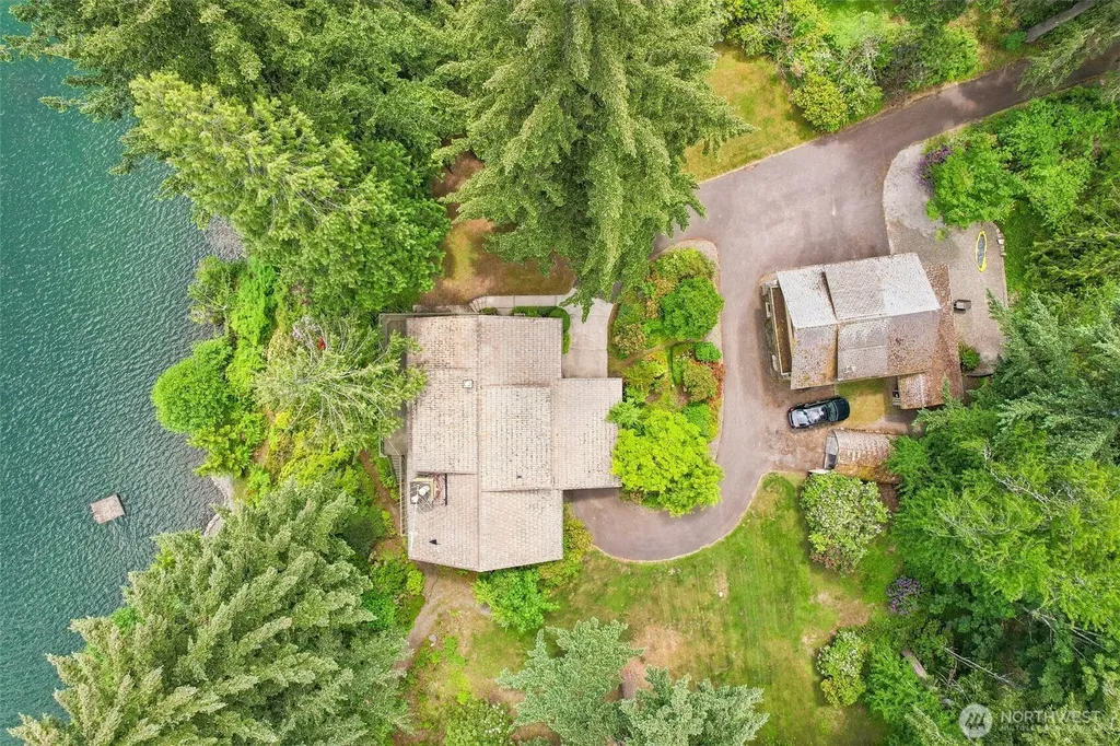 21417 Snag Island Drive E Lake Tapps WA 98391