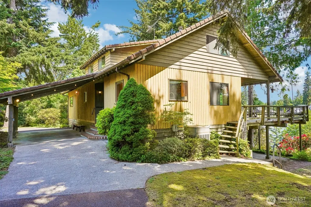 21417 Snag Island Drive E Lake Tapps WA 98391