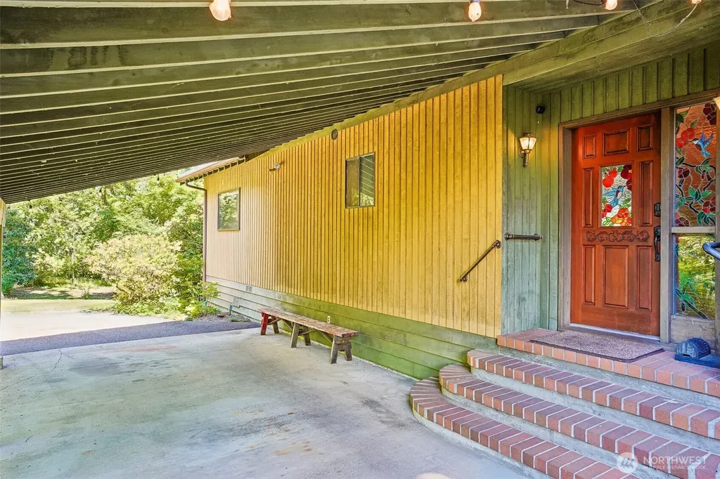 21417 Snag Island Drive E Lake Tapps WA 98391