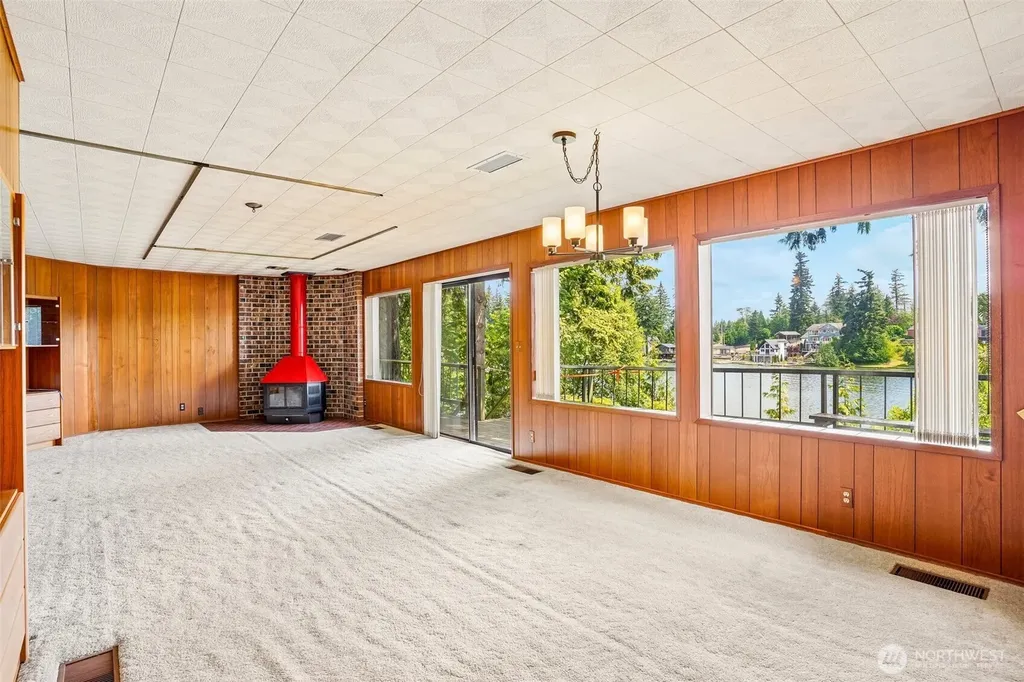 21417 Snag Island Drive E Lake Tapps WA 98391