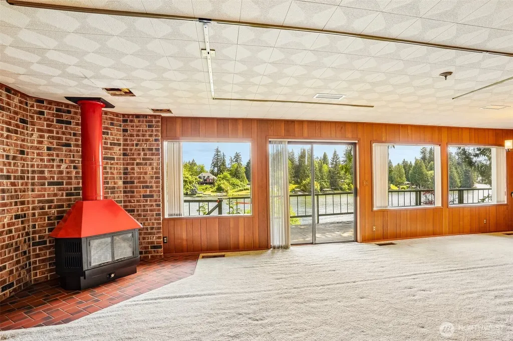 21417 Snag Island Drive E Lake Tapps WA 98391