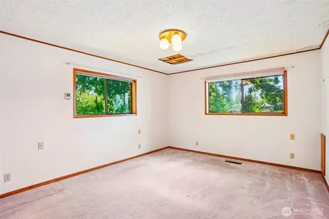 21417 Snag Island Drive E Lake Tapps WA 98391