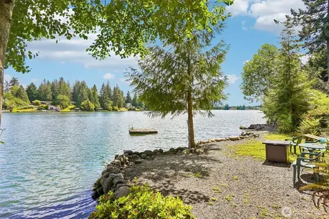 21417 Snag Island Drive E Lake Tapps WA 98391