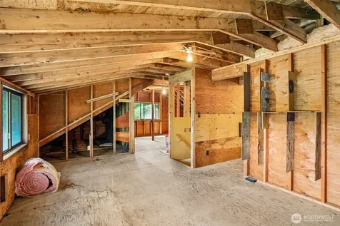 21417 Snag Island Drive E Lake Tapps WA 98391