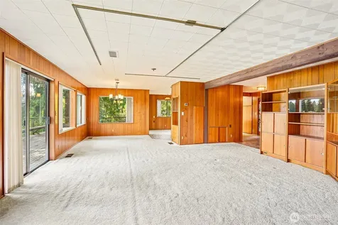 21417 Snag Island Drive E Lake Tapps WA 98391