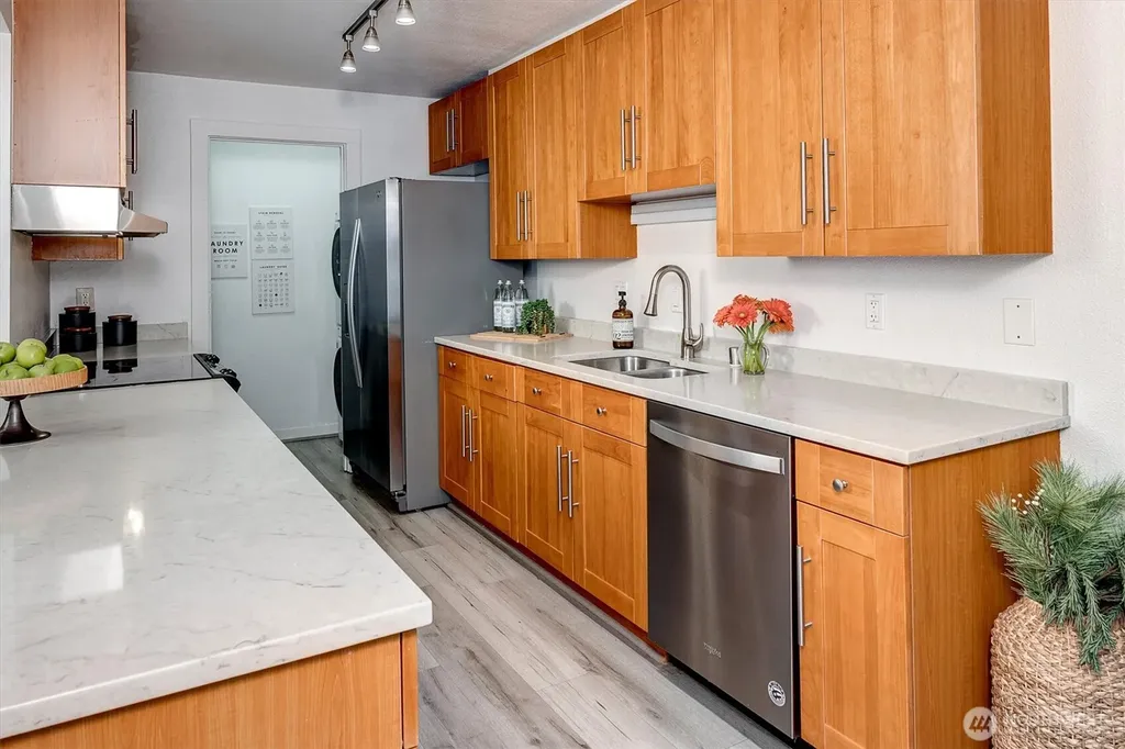 2501 Canterbury Lane E Seattle WA 98112