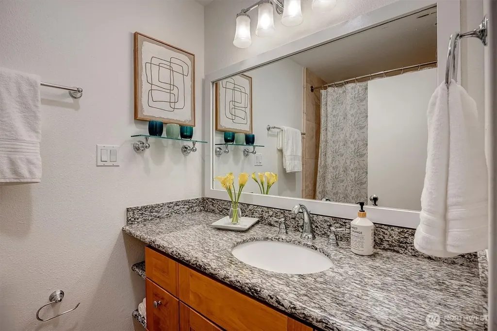 2501 Canterbury Lane E Seattle WA 98112