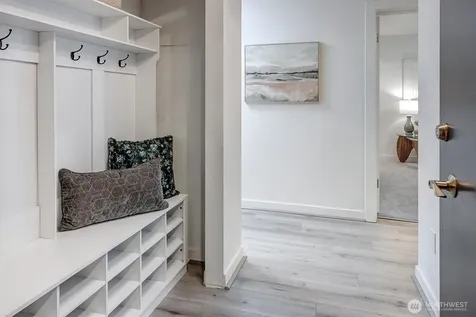 2501 Canterbury Lane E Seattle WA 98112