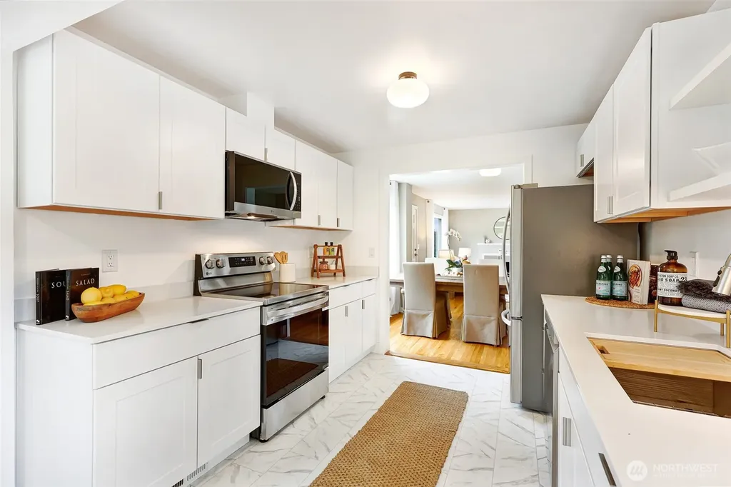 6203 39th Avenue NE Seattle WA 98115