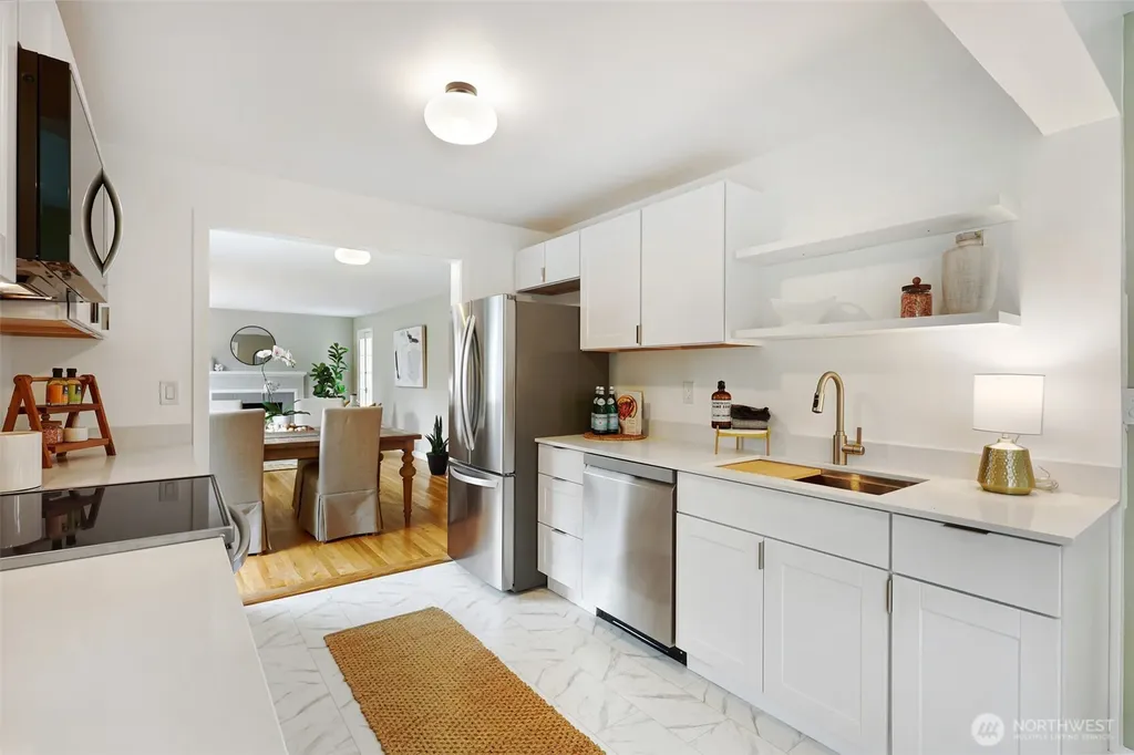 6203 39th Avenue NE Seattle WA 98115
