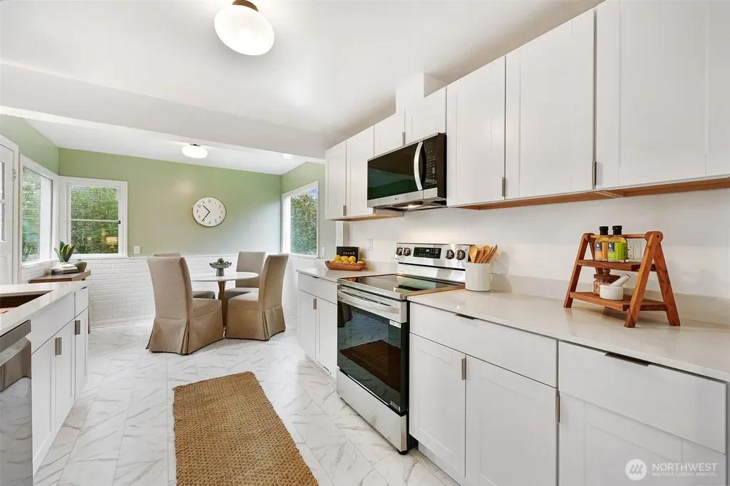 6203 39th Avenue NE Seattle WA 98115