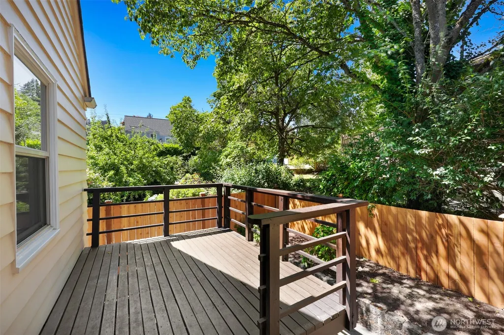 6203 39th Avenue NE Seattle WA 98115