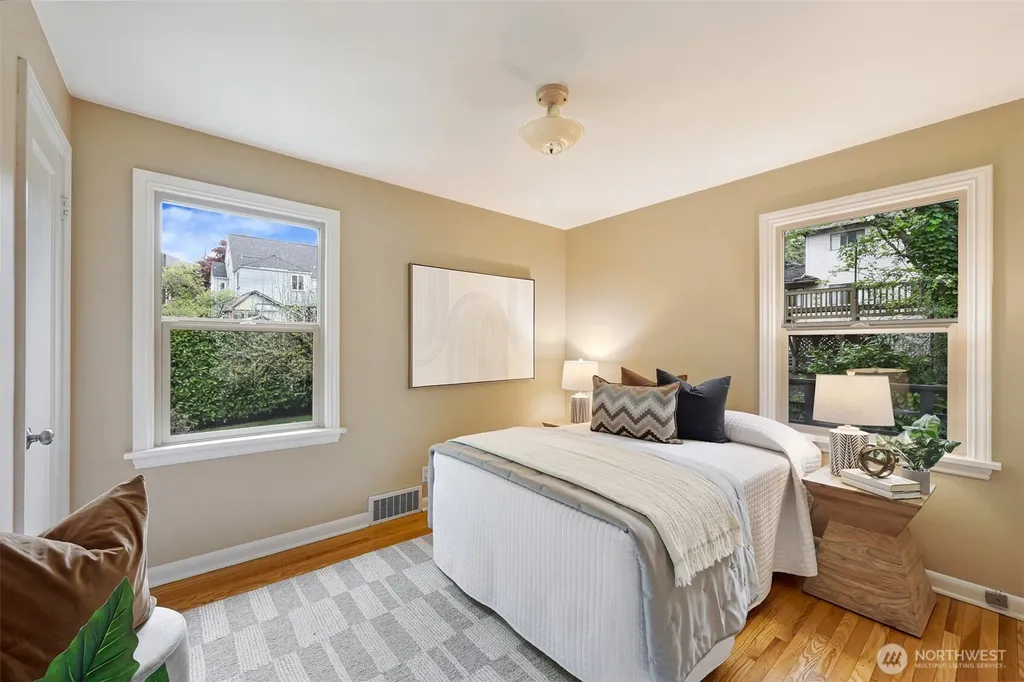 6203 39th Avenue NE Seattle WA 98115