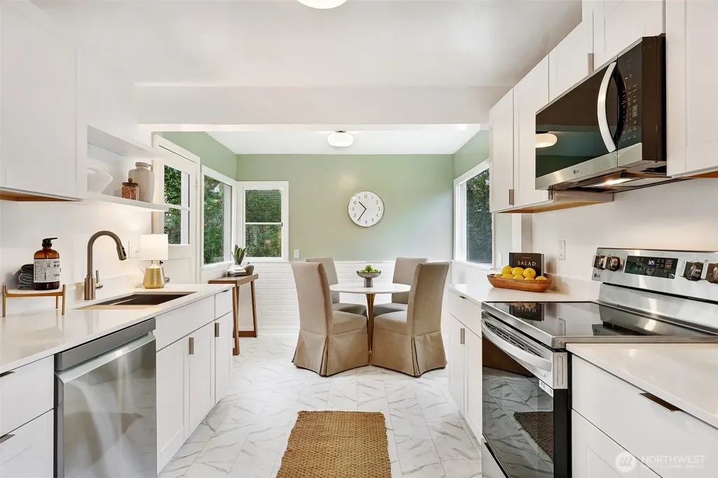 6203 39th Avenue NE Seattle WA 98115