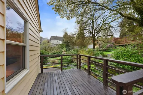 6203 39th Avenue NE Seattle WA 98115
