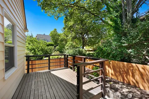 6203 39th Avenue NE Seattle WA 98115