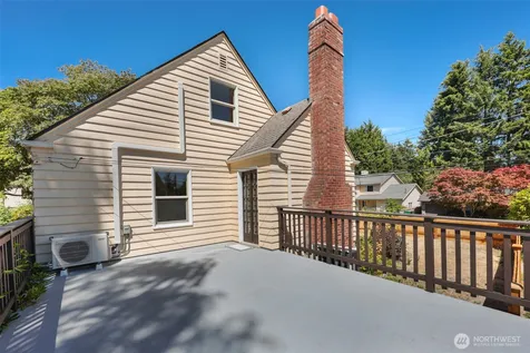 6203 39th Avenue NE Seattle WA 98115