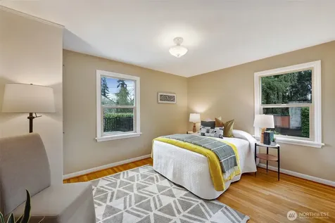 6203 39th Avenue NE Seattle WA 98115