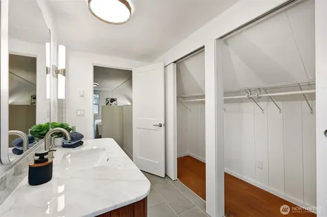 6203 39th Avenue NE Seattle WA 98115