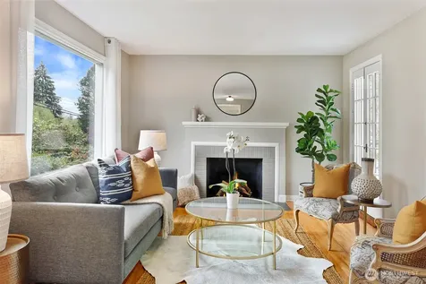 6203 39th Avenue NE Seattle WA 98115