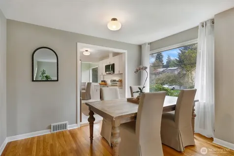 6203 39th Avenue NE Seattle WA 98115