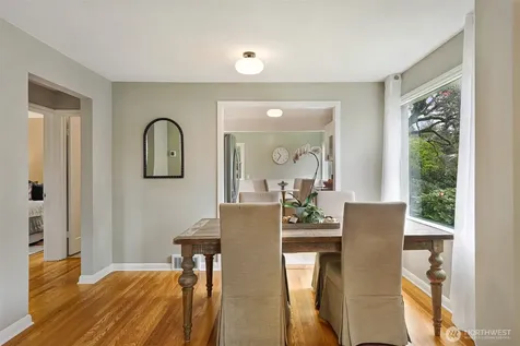 6203 39th Avenue NE Seattle WA 98115