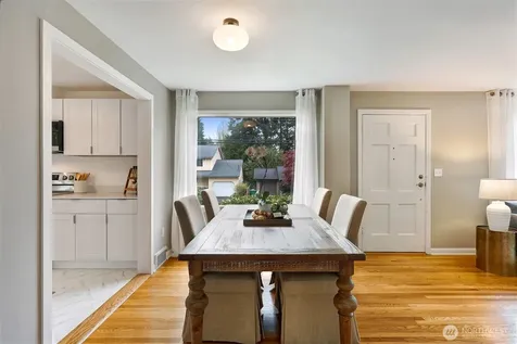 6203 39th Avenue NE Seattle WA 98115