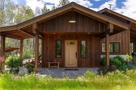 14 Wright Road Winthrop WA 98862