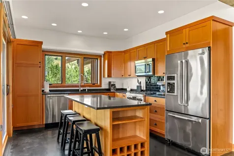 14 Wright Road Winthrop WA 98862