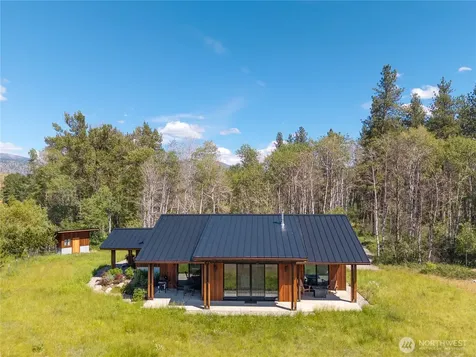 14 Wright Road Winthrop WA 98862