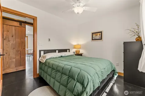 14 Wright Road Winthrop WA 98862