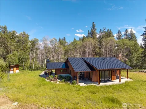 14 Wright Road Winthrop WA 98862