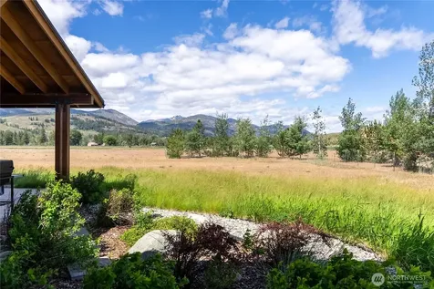 14 Wright Road Winthrop WA 98862