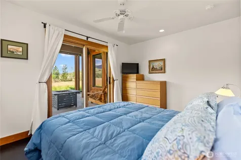 14 Wright Road Winthrop WA 98862