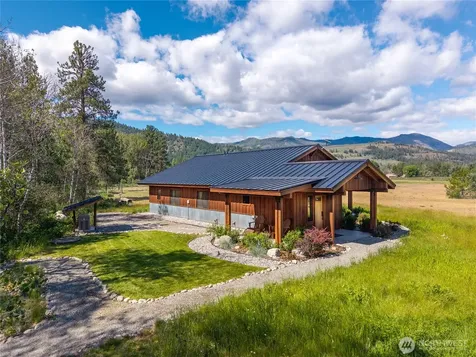 14 Wright Road Winthrop WA 98862