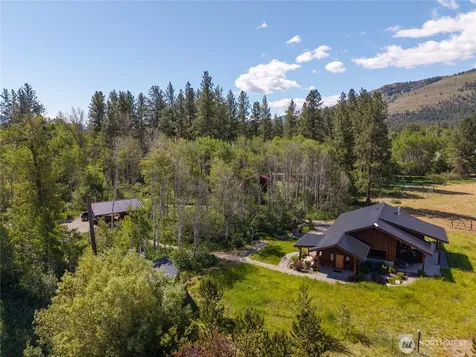 14 Wright Road Winthrop WA 98862