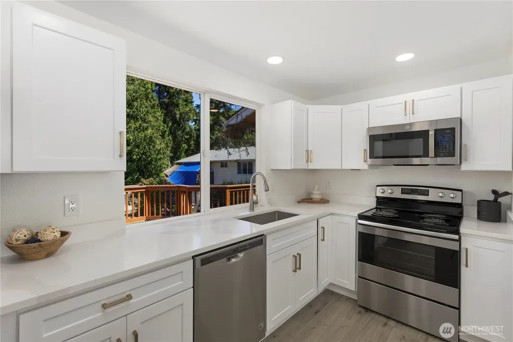 13712 SE 233rd Street Kent WA 98042