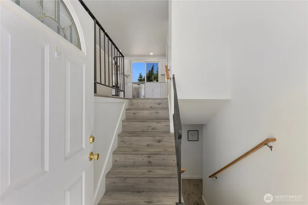 13712 SE 233rd Street Kent WA 98042