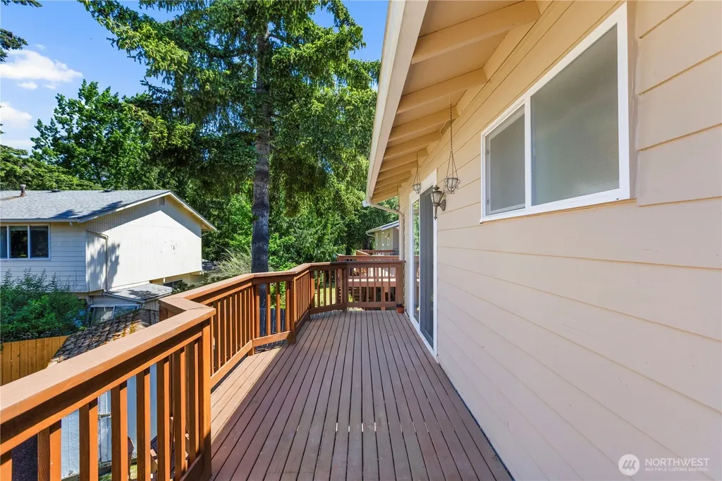 13712 SE 233rd Street Kent WA 98042
