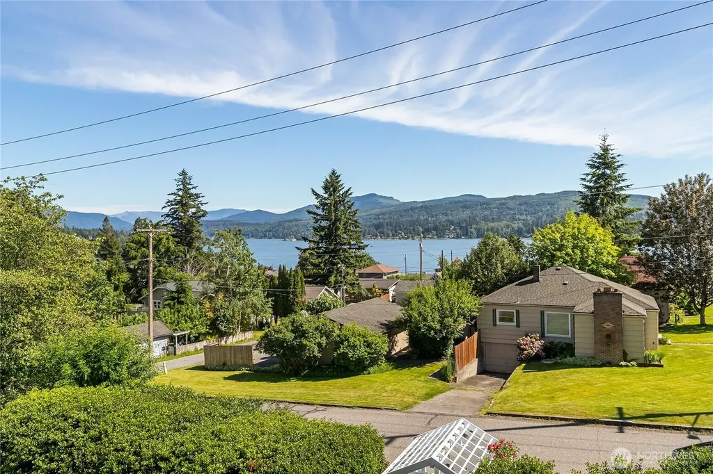 4203 Academy Street Bellingham WA 98226