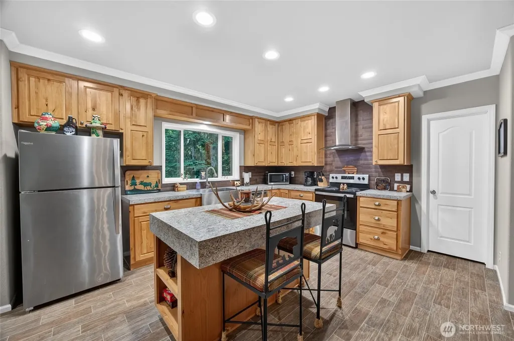 128 Riverview Drive Packwood WA 98361